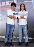 動力火車攻完南北巨蛋後，前進台中台灣首場在方程式賽車場開演唱會。（記者邱榮吉/攝影）