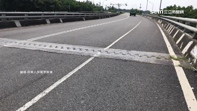 車子彈跳輪胎脫膠　車主：伸縮縫害的