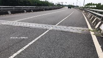 車子彈跳輪胎脫膠　車主：伸縮縫害的