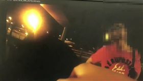 台北,臨檢,活性碳,椅墊。翻攝畫面