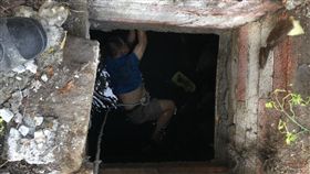 新北,鶯歌,墜溝,受困,水溝蓋（圖／翻攝畫面）