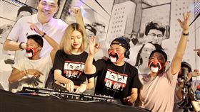 侯友宜6日晚在總部辦電音趴,5日熱身記者會,新小物關公口罩「侯大霾罩」亮相。來源侯友宜競選總部