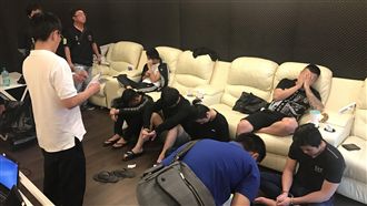 4千萬豪宅變機房　詐騙首腦開保時捷