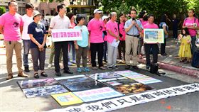 國民黨桃園市長參選人陳學聖力挺藻礁，行政院前抗議（圖／國民黨）