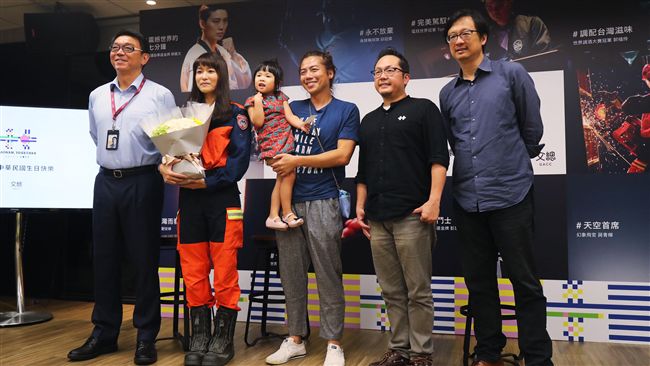 文總國慶祝賀片 集結十好手為台爭氣