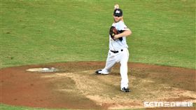 桃猿先發投手史博威。(圖／記者王怡翔攝影)