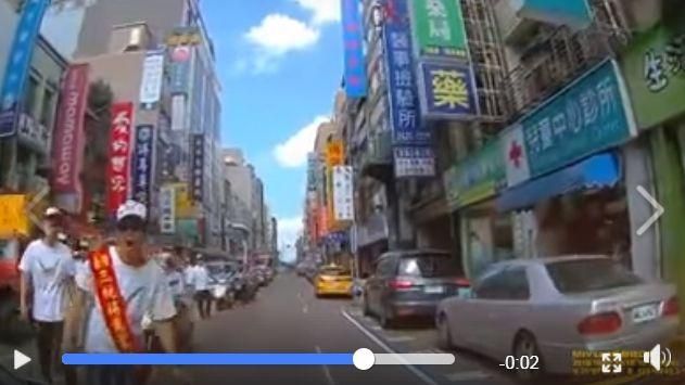 扯！男綠燈直行竟遭廟會陣頭拍打攔車