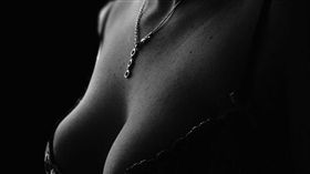 乳溝,裸照,情色,不雅照,(圖／翻攝pixabay）