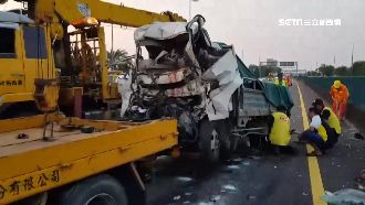 奪命38秒！國道恐怖連環撞輾9車