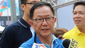 丁守中：內湖交通仍未改善　換有能力的人做國民黨台北市長參選人丁守中（前）2日受訪表示，台北市長柯文哲曾說上任3個月就要解決內湖交通問題，但迄今仍未改善，那乾脆就讓有能力的他來做。中央社記者張皓安攝　107年9月2日