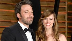班艾佛列克（Ben Affleck）與老婆珍妮佛嘉納（Jennifer Garner）。(翻攝推特)
