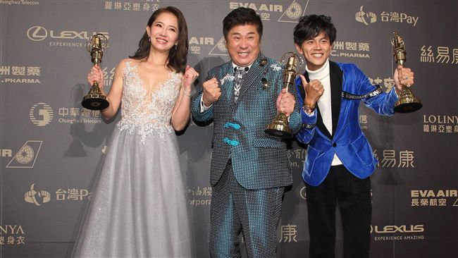 感動！奪綜藝大獎主持人都淚謝「他」