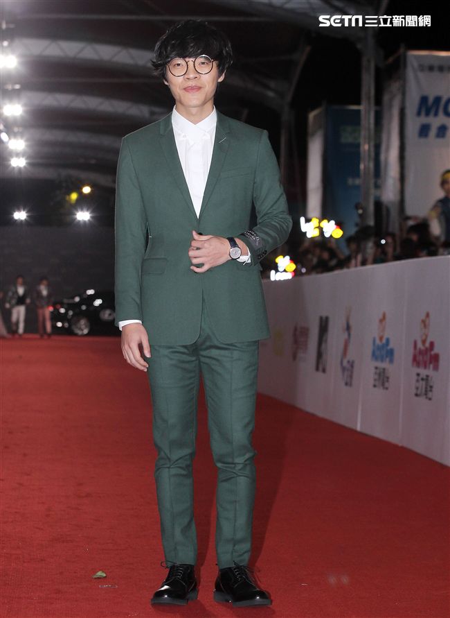 盧廣仲獲得新進演員及男主角獎兩個獎項，這也是金鐘獎有史以來首度有人連拿新進演員及男主角獎兩個獎項。（記者邱榮吉/攝影）