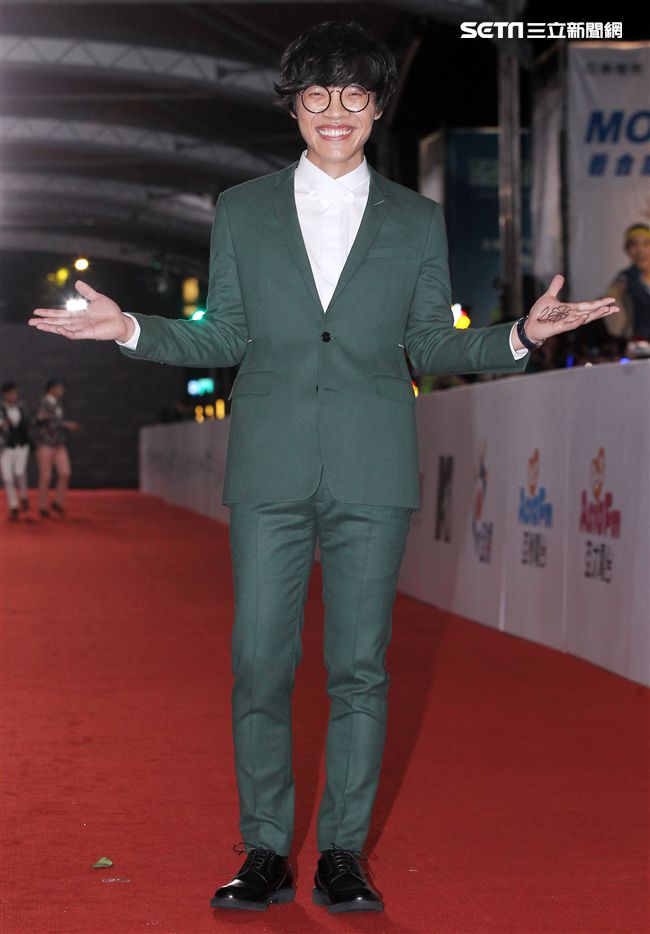 盧廣仲獲得新進演員及男主角獎兩個獎項，這也是金鐘獎有史以來首度有人連拿新進演員及男主角獎兩個獎項。（記者邱榮吉/攝影）