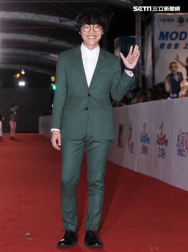 盧廣仲獲得新進演員及男主角獎兩個獎項，這也是金鐘獎有史以來首度有人連拿新進演員及男主角獎兩個獎項。（記者邱榮吉/攝影）