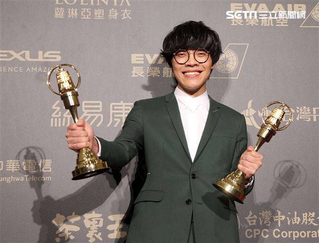 盧廣仲獲得新進演員及男主角獎兩個獎項，這也是金鐘獎有史以來首度有人連拿新進演員及男主角獎兩個獎項。（記者邱榮吉/攝影）