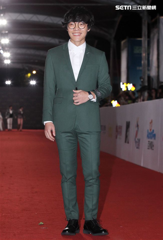 盧廣仲獲得新進演員及男主角獎兩個獎項，這也是金鐘獎有史以來首度有人連拿新進演員及男主角獎兩個獎項。（記者邱榮吉/攝影）