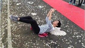 照片,美照,核心肌群,爆廢公社　圖／翻攝自臉書爆廢公社