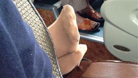 客運,女乘客,跨腳（圖／翻攝自臉書爆廢公社）