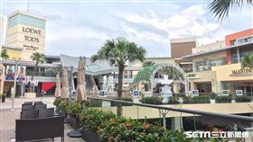 桃園青埔高鐵站出站就是「華泰名品城」。（圖／記者蔡佩蓉攝影）
