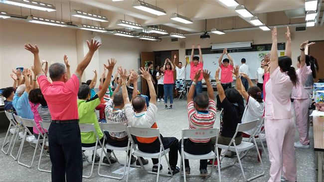 大學一日體驗營　滿足長輩終身學習