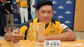 許基宏在二軍拿下雙冠王。（圖／記者王怡翔攝影）