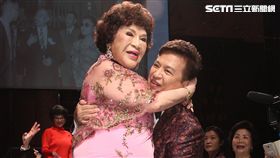 周遊,阿姑,李朝永,世紀婚禮,公主抱/記者邱榮吉攝影