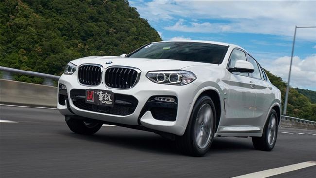 造型優先　BMW X4