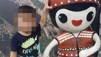 心好痛！男童手綁束帶罰站影片曝光