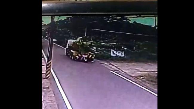 驚悚！預拌混凝車突倒車　老婦遭輾斃