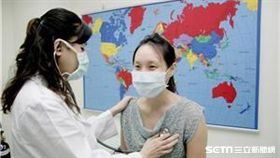 疾管署呼籲，民眾如計劃前往瘧疾流行地區，請至少於出國前一個月，先至國內旅遊醫學門診諮詢，並於當地做好防蚊措施。（示意圖非新聞當事人／疾管署提供）