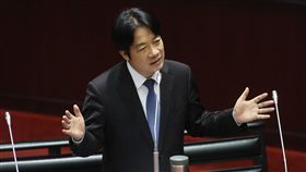 賴清德：向社會徵才　盼促轉會正副主委盡速就位行政院長賴清德（圖）9日在立法院表示，促轉會正副主委都出缺，要向社會徵才，以及和立法院協調行使同意權的時間，希望能夠盡速讓促轉會正副主委能夠就位。中央社記者張皓安攝　107年10月9日