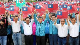 台北市長柯文哲參加107北市府國慶升旗,台北市政府提供
