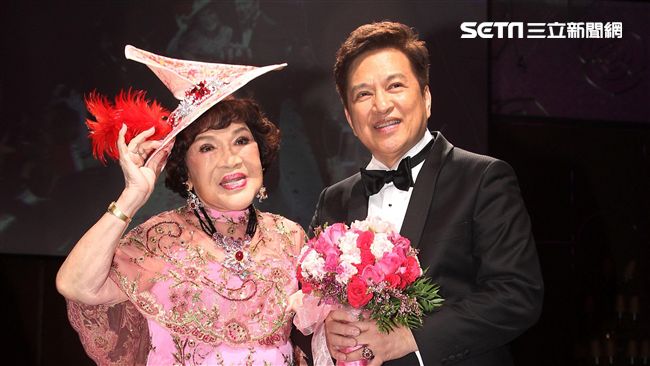 阿姑婚禮拚較勁！再爆15億復合條款