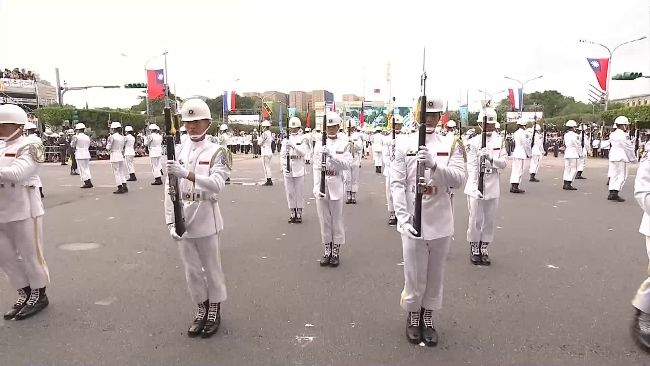 國際級儀隊操槍　蘇祈麟國慶神技領軍
