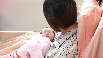 和國家同天生日！女嬰12點1分報到