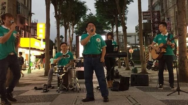 沿街走唱競選歌曲　候選人快閃跳點