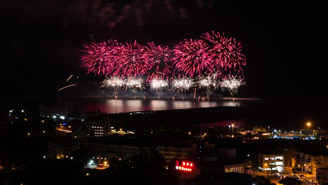 直播／花蓮國慶煙火3萬發綻放36分