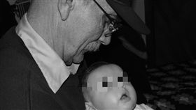 示意圖爺爺、嬰兒
（圖／翻攝自pixabay）