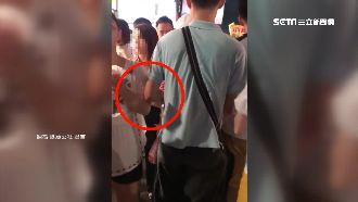 大東夜市現碰胸狼？男用肘擊吃女豆腐