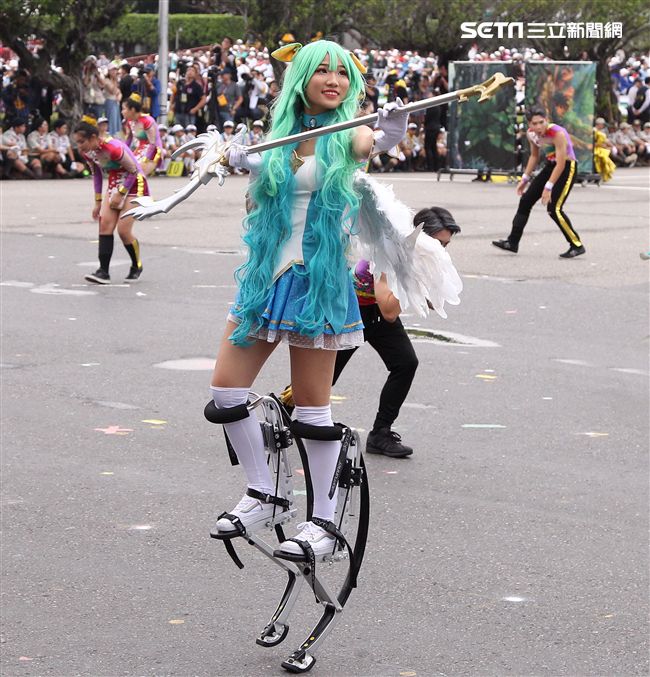 中華民國中樞暨各界慶祝107年國慶大會，高雄樹德家商。（記者邱榮吉/攝影）