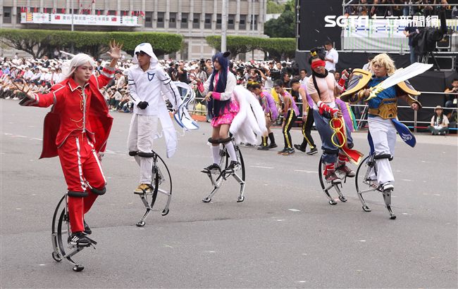 中華民國中樞暨各界慶祝107年國慶大會，高雄樹德家商。（記者邱榮吉/攝影）