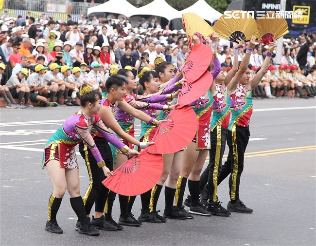 中華民國中樞暨各界慶祝107年國慶大會，高雄樹德家商。（記者邱榮吉/攝影）