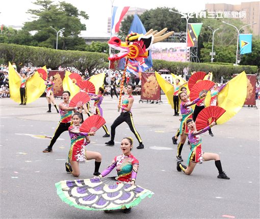 中華民國中樞暨各界慶祝107年國慶大會，高雄樹德家商。（記者邱榮吉/攝影）