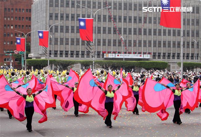 中華民國中樞暨各界慶祝107年國慶大會，陸軍專科學校鼓號樂隊。（記者邱榮吉/攝影）