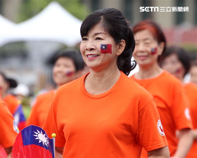 中華民國中樞暨各界慶祝107年國慶大會，美國加州排舞協會。（記者邱榮吉/攝影）