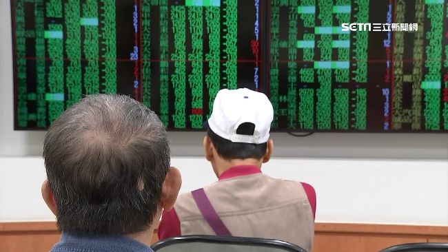 電源供應器大廠台達電（2308）近期股價走勢猶如洗三溫暖，今年5月27日股價衝上2585元歷史新高，期間一度遭列為注意股，沒想到短短一個月內竟暴跌3成，上週五收在1810元，讓不少存股族和短線客都看得心驚驚，逢低加碼還是先觀望。（圖／資料照）