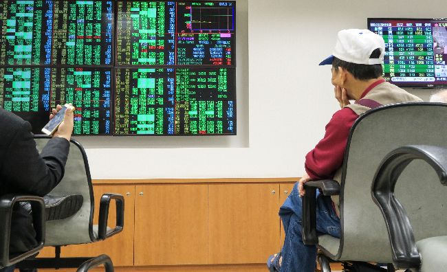 台股全週跌471點！縮水1.42兆