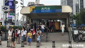 陳女搭捷運板南線行經西門站時，遭疑有精神疾病的詹女痛毆，導致臉部紅腫挫傷，警方根據監視器畫面逮人，訊後依傷害罪送辦（楊忠翰攝）