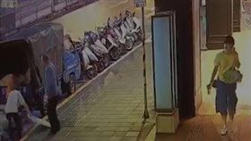 南京東路,車禍 圖/翻攝自監視器畫面